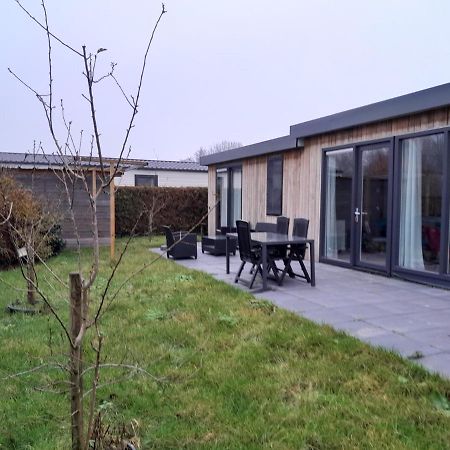 Luxe 5 Persoons Bungalow Op Rustig Vakantiepark Nabij Leeuwarden Dronrijp Zewnętrze zdjęcie