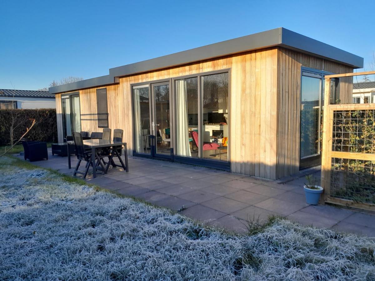 Luxe 5 Persoons Bungalow Op Rustig Vakantiepark Nabij Leeuwarden Dronrijp Zewnętrze zdjęcie