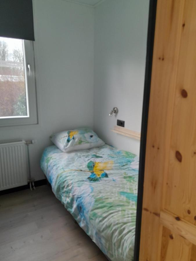 Luxe 5 Persoons Bungalow Op Rustig Vakantiepark Nabij Leeuwarden Dronrijp Zewnętrze zdjęcie