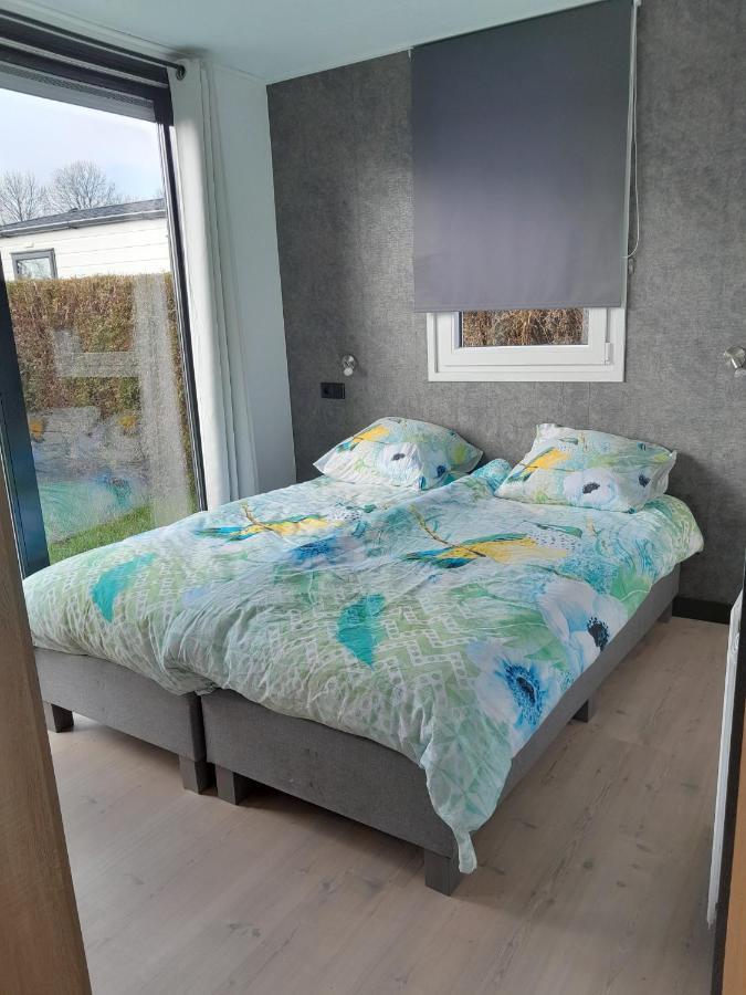 Luxe 5 Persoons Bungalow Op Rustig Vakantiepark Nabij Leeuwarden Dronrijp Zewnętrze zdjęcie