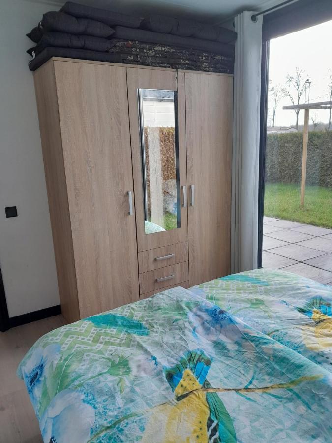Luxe 5 Persoons Bungalow Op Rustig Vakantiepark Nabij Leeuwarden Dronrijp Zewnętrze zdjęcie